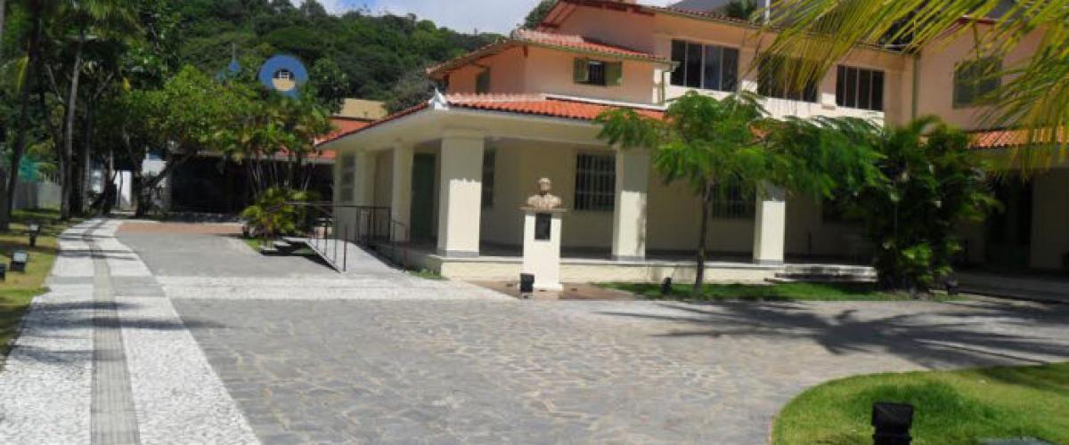 Fundação está localizada na Av. Cabo Branco