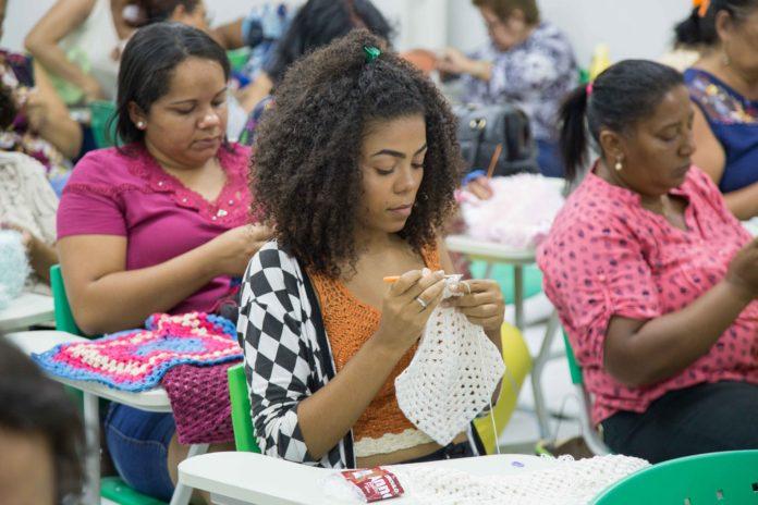 Para participar, as interessadas devem ter noção de crochê